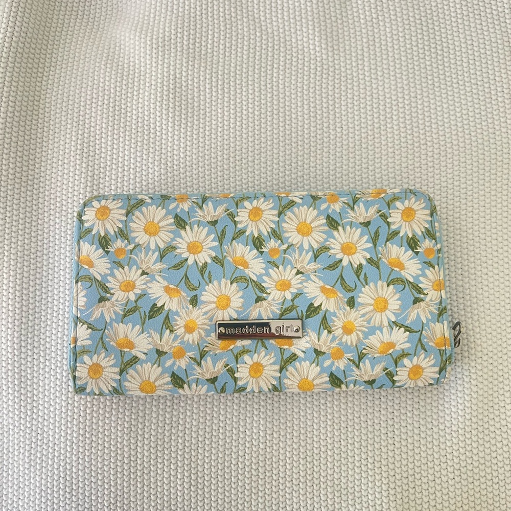Madden girl daisy wallet